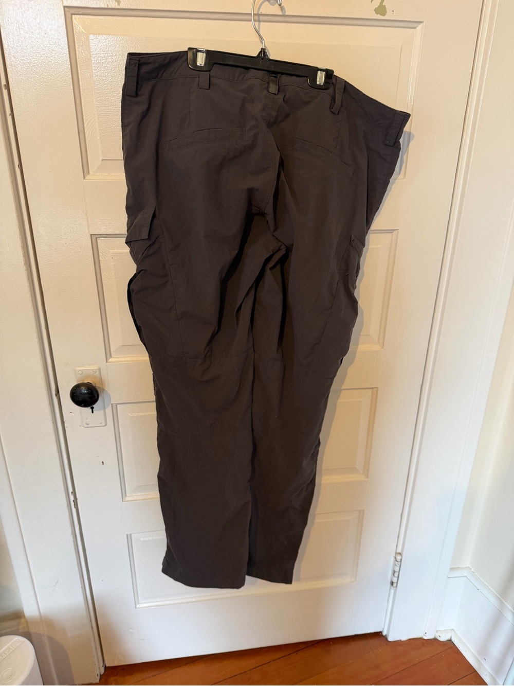 Helly Hansen Black Outdoor Cargo Pants - Picture 3 of 3